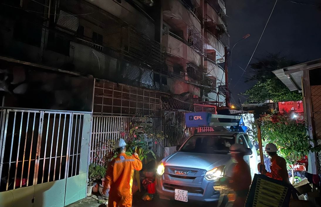 Cuoc goi cau cuu cua nan nhan vu chay cu xa o TP.HCM hinh anh