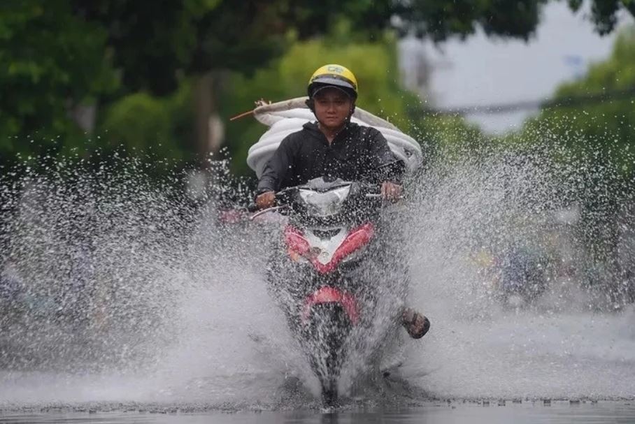 TP.HCM mua rao dien rong trong tuan moi hinh anh