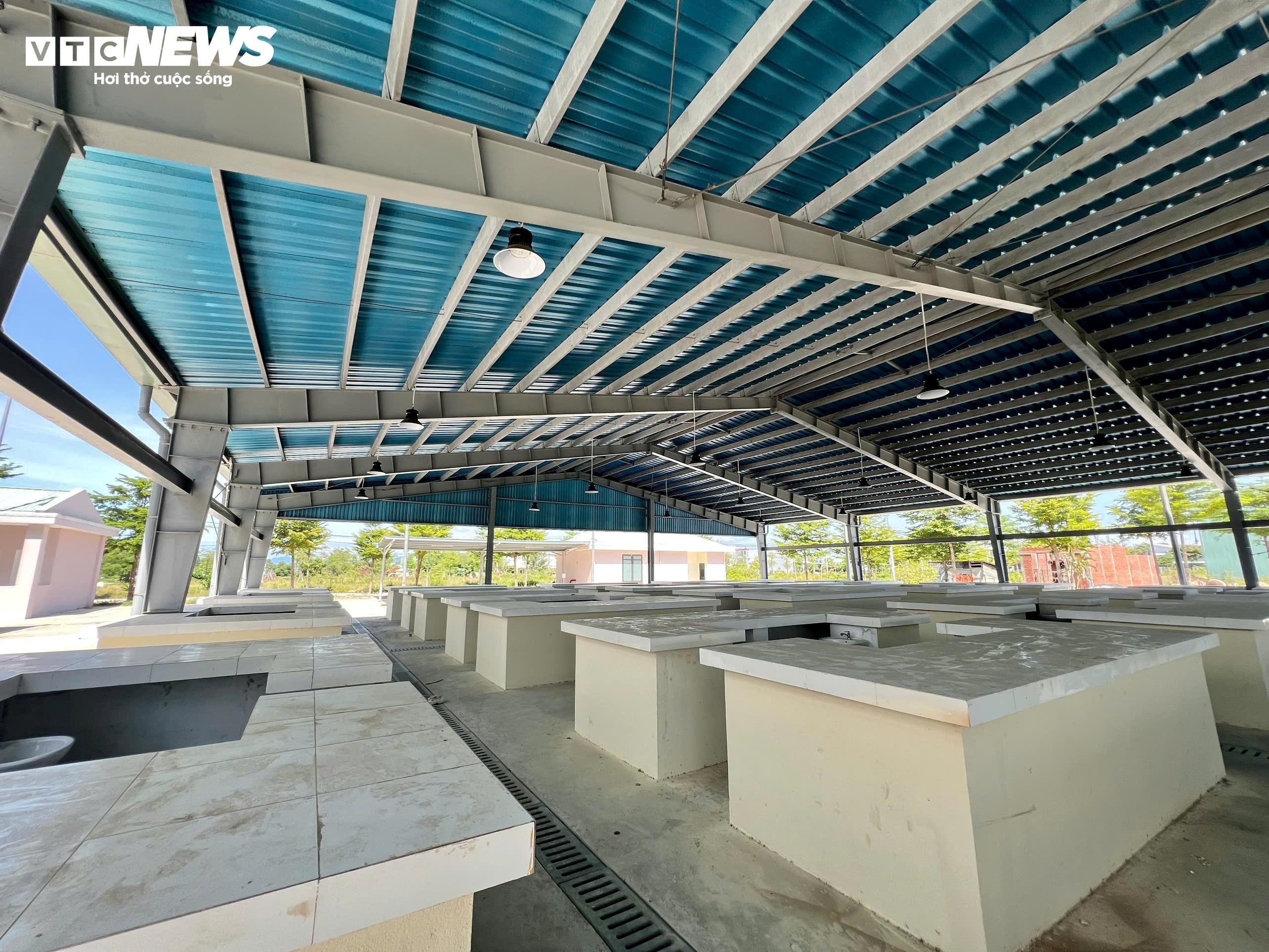 Cho Chien Dan dap chieu anh 2