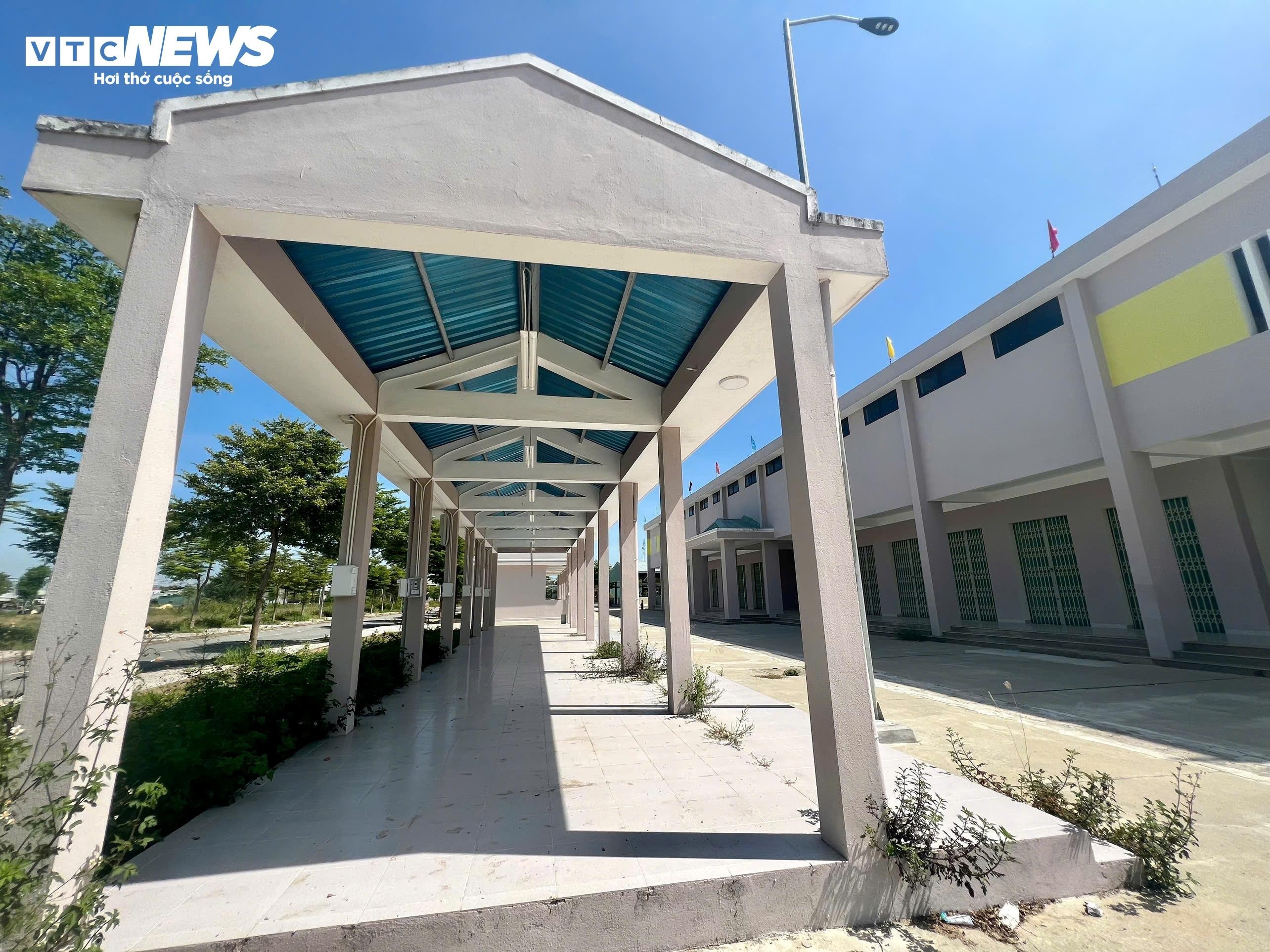 Cho Chien Dan dap chieu anh 3