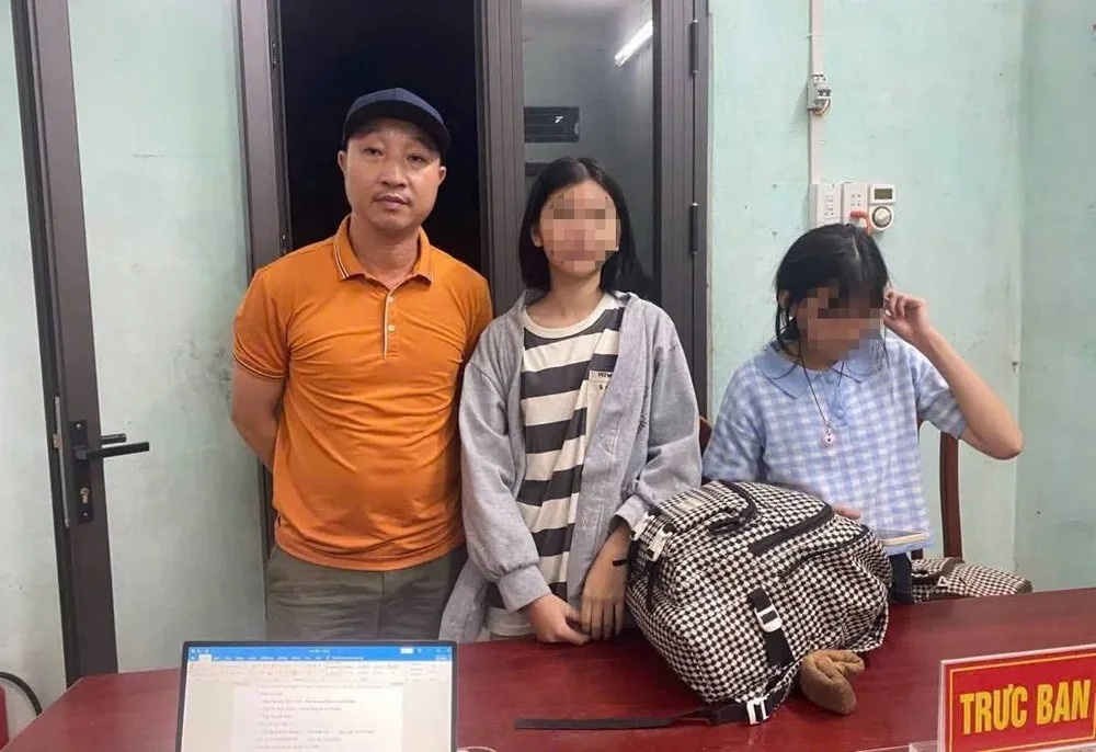 hai chi em mat tich anh 2