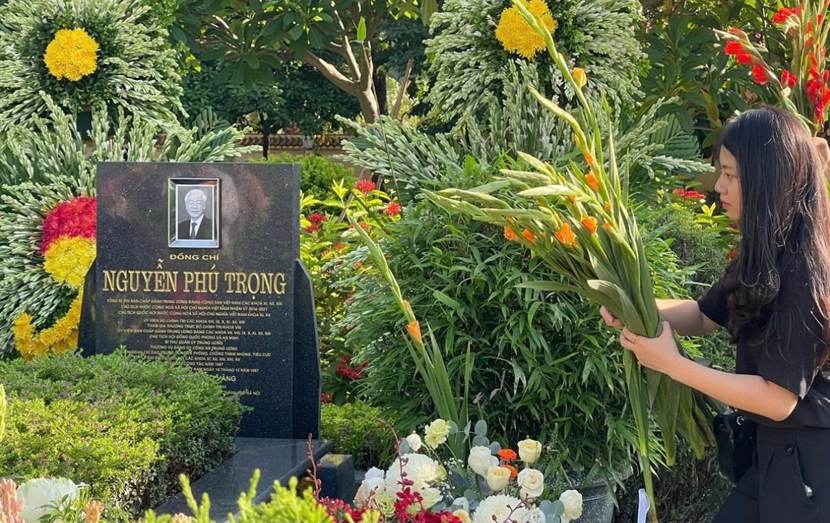 Nguoi dan tuong nho co Tong Bi thu Nguyen Phu Trong trong ngay gio dau hinh anh