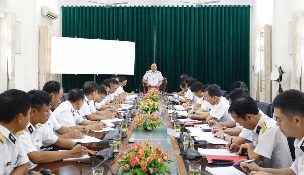Dieu binh tren bien anh 1