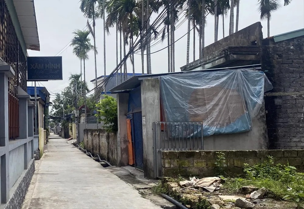 Goc khuat vu cha xich con tren pho o Hai Phong hinh anh