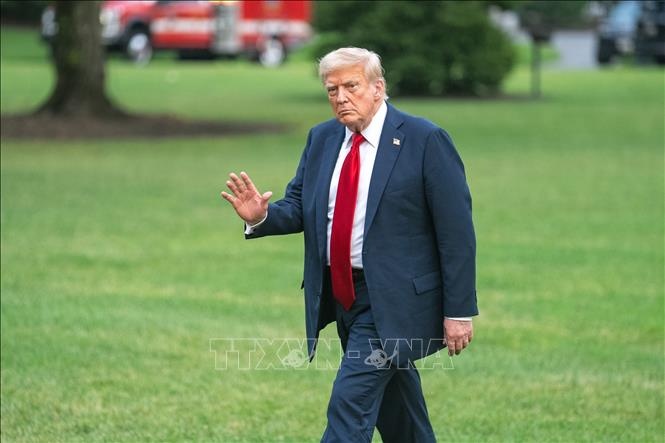 Cach ong Trump 'xoay chuyen tinh the' trong cuoc chien thue quan hinh anh