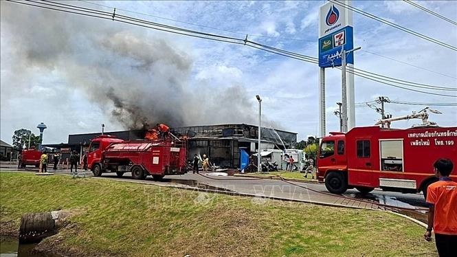 Malaysia san sang lam trung gian hoa giai Campuchia va Thai Lan hinh anh