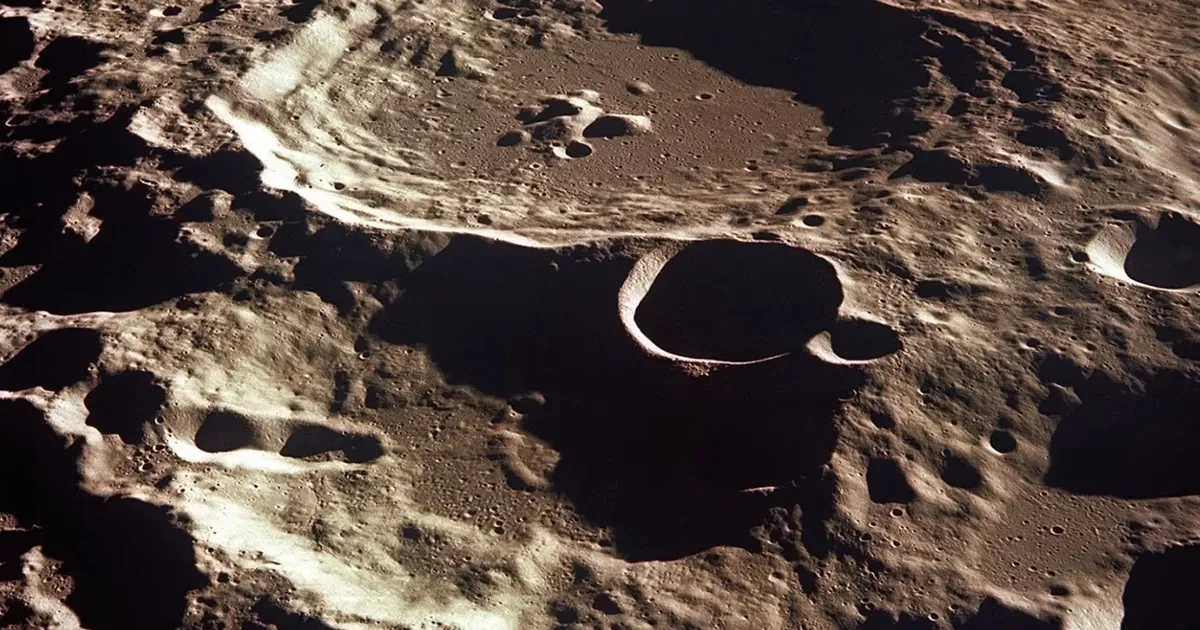 Moi de doa tu tieu hanh tinh co kha nang huy diet Mat trang hinh anh