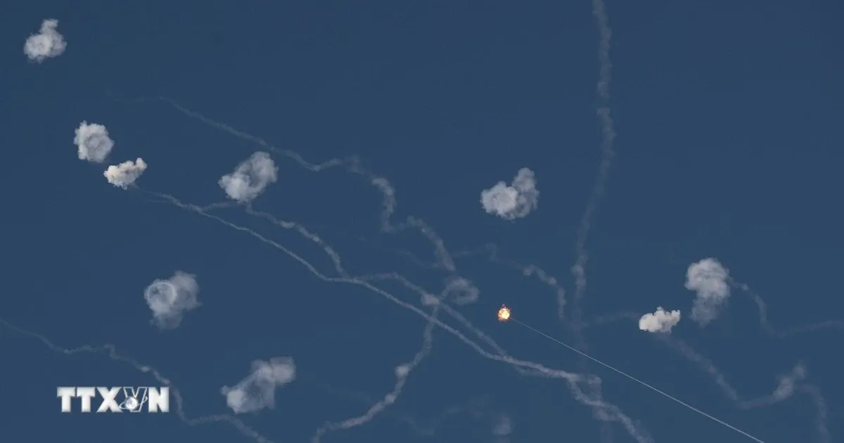 Ten lua tu Yemen tan cong Israel hinh anh