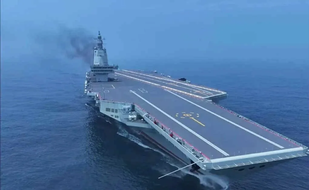 Tau san bay hien dai nhat Trung Quoc sap di vao bien che hinh anh