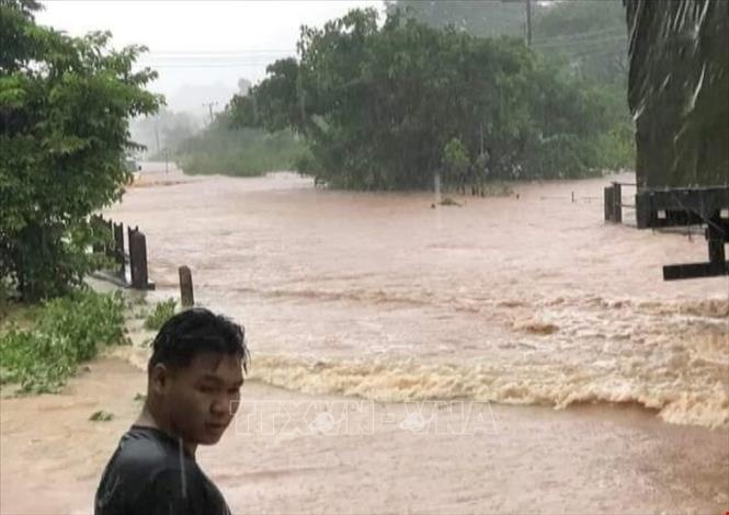 Lao huy dong luc luong ung pho bao Kajiki hinh anh