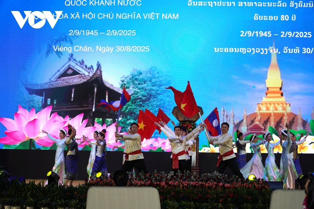 Lao to chuc mit tinh ky niem 80 nam Quoc khanh Viet Nam hinh anh