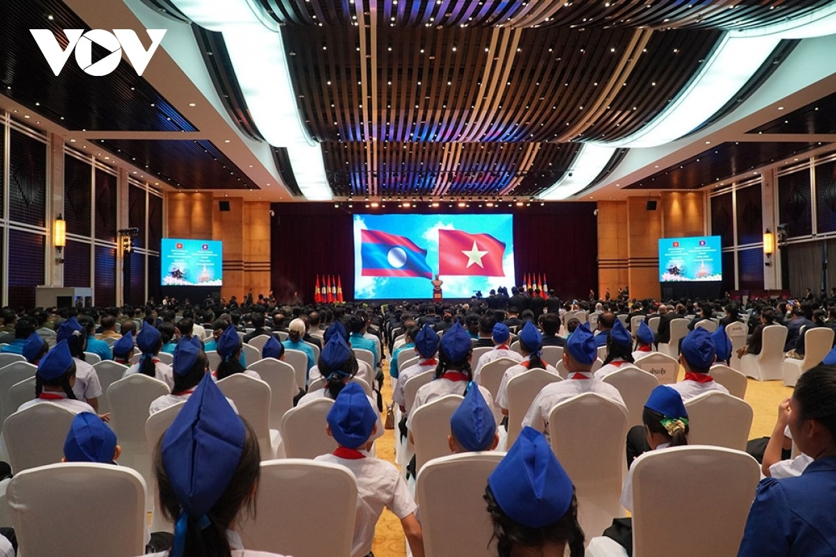 Viet Lao anh 4