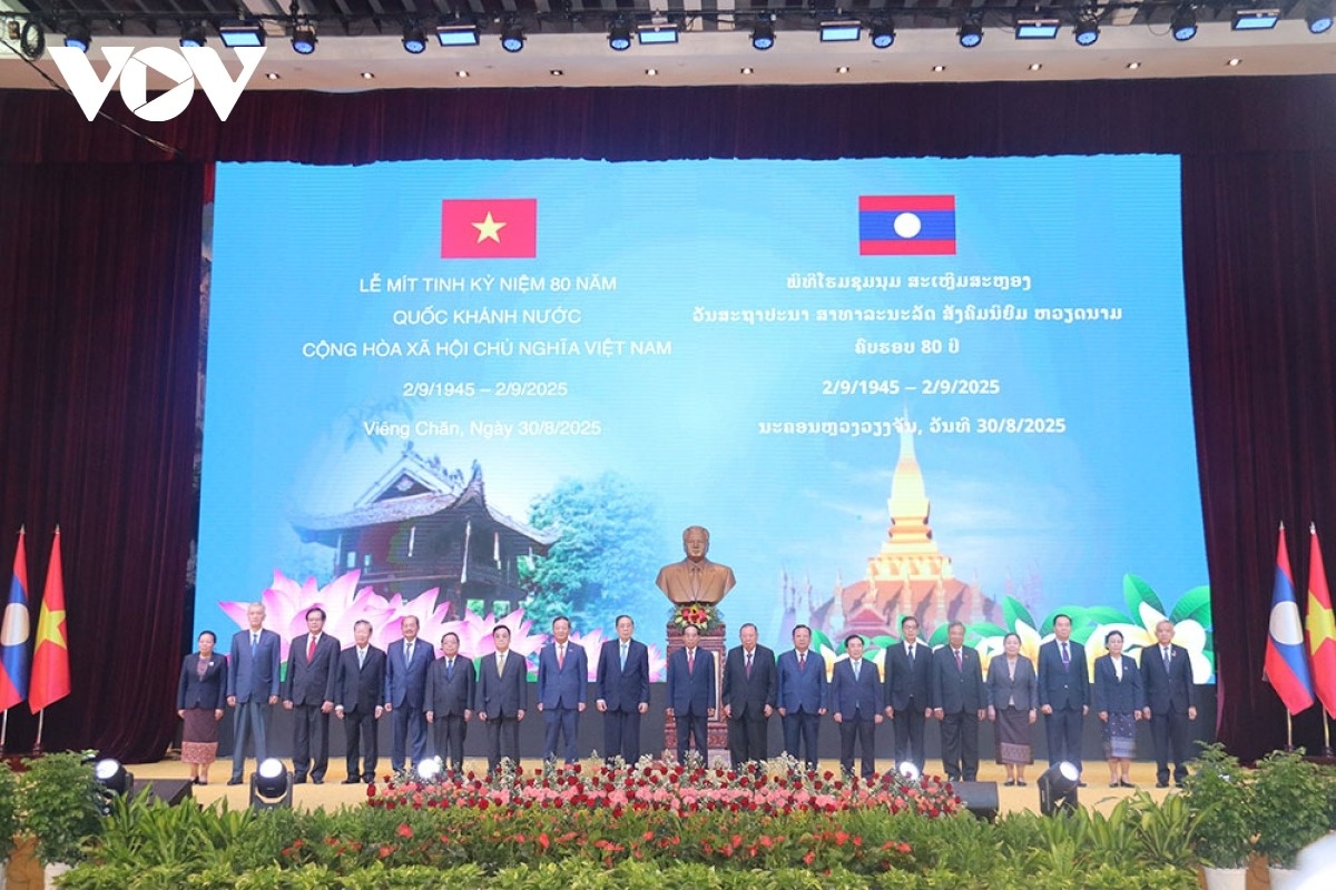 Viet Lao anh 2