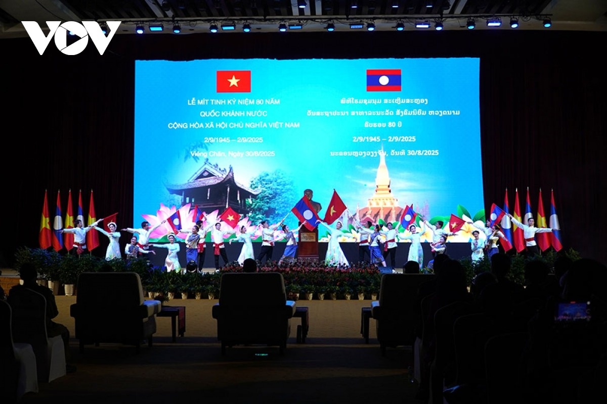 Viet Lao anh 1
