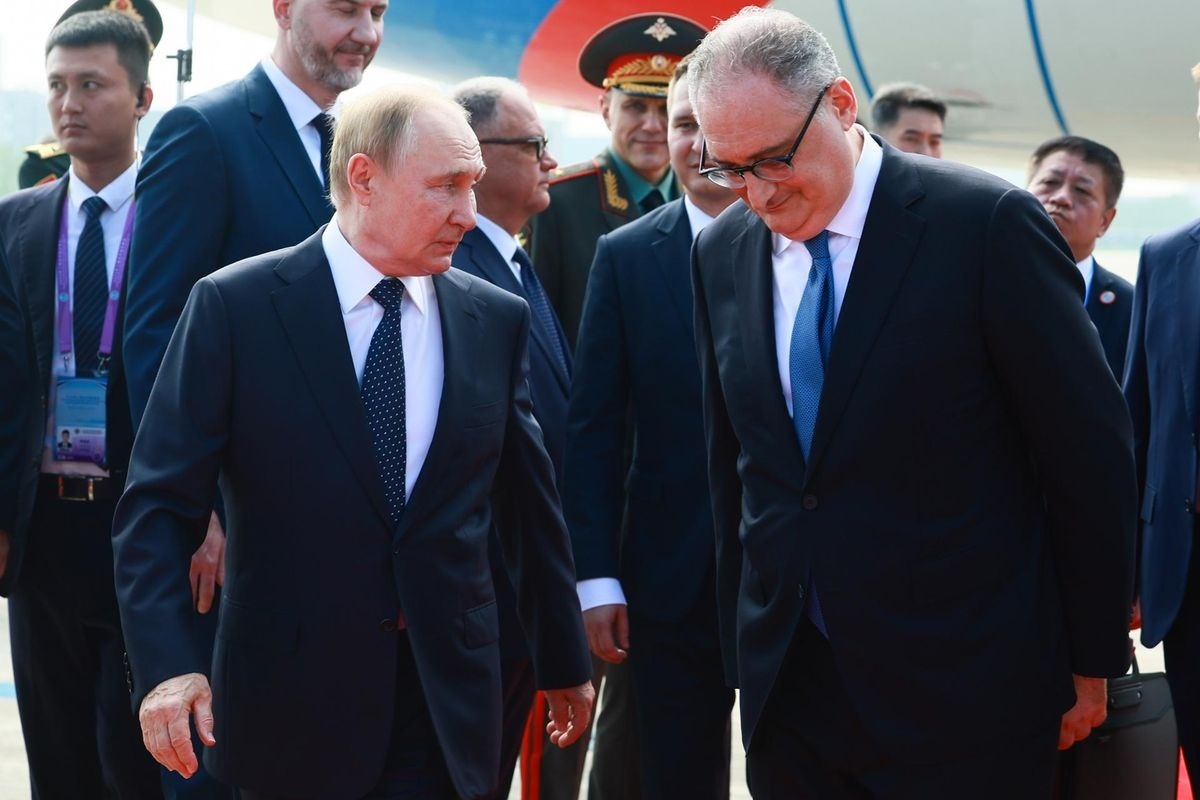 Tong thong Putin bat dau tham Trung Quoc hinh anh