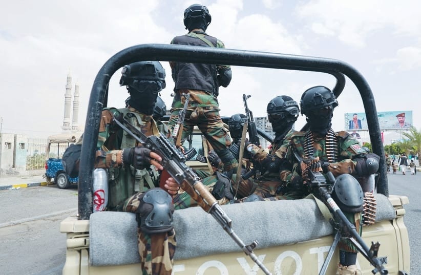 Phien quan Houthi the bao thu Israel hinh anh