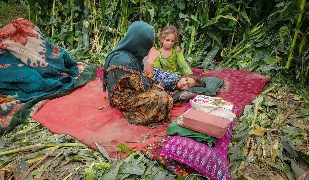 Dong dat Afghanistan: 3.600 nguoi thuong vong, Taliban keu goi ho tro hinh anh