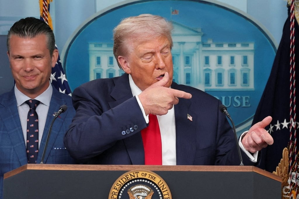 TT Trump chinh thuc doi ten Bo Quoc phong thanh Bo Chien tranh hinh anh