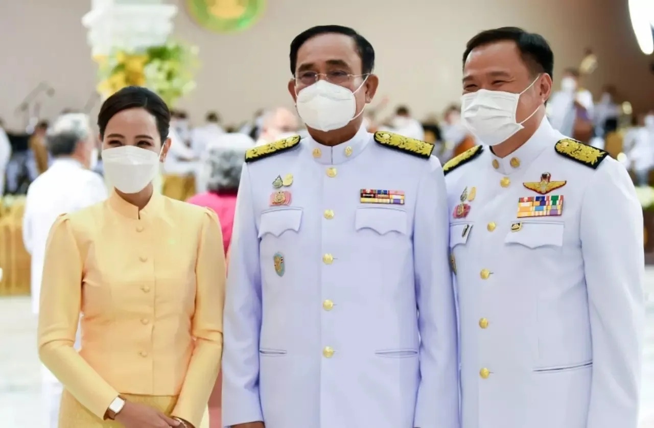 Vo Thu tuong Thai,  Anutin Charnvirakul,  Thananon Niramits anh 3