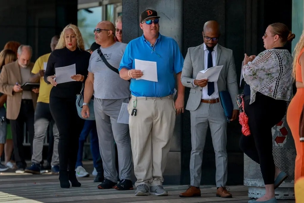 Tang truong viec lam cua My giam manh trong thang 8 hinh anh