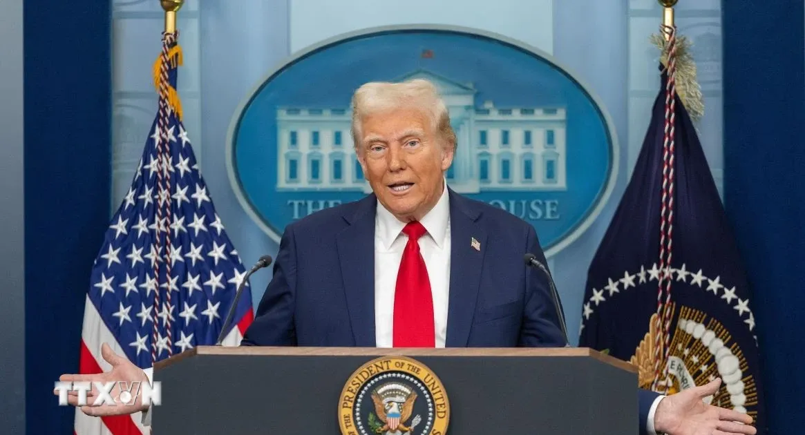 TT Trump: Doanh nghiep nuoc ngoai can uu tien lao dong My hinh anh