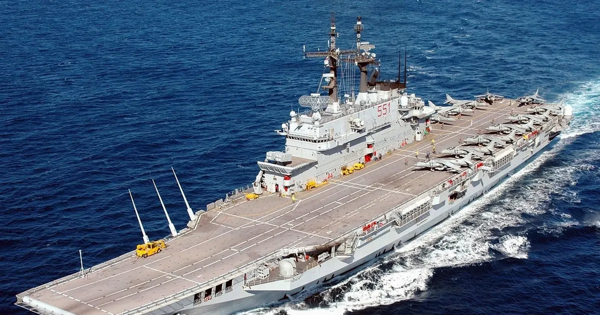 Mot nuoc Dong Nam A sap so huu tau san bay hinh anh