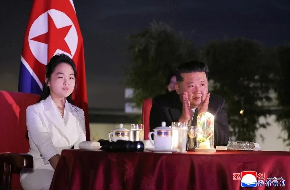 Tinh bao Han Quoc: Con gai ong Kim Jong Un la nguoi ke nhiem tiem nang hinh anh