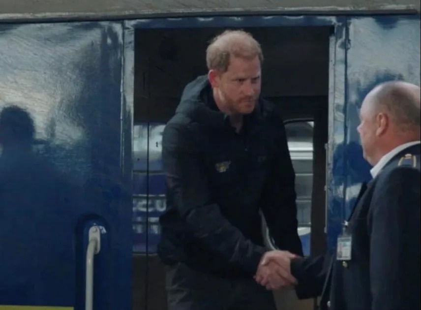 Hoang tu Harry bat ngo tham Ukraine hinh anh