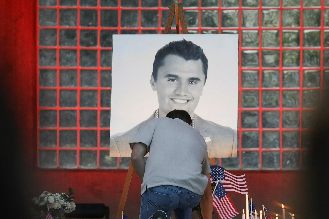 Bai hoc gi cho nuoc My sau cai chet cua Charlie Kirk hinh anh