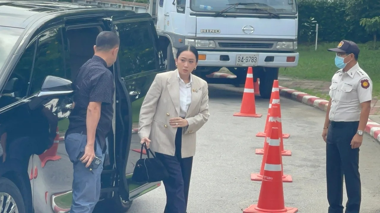Paetongtarn tham tu Thaksin anh 4