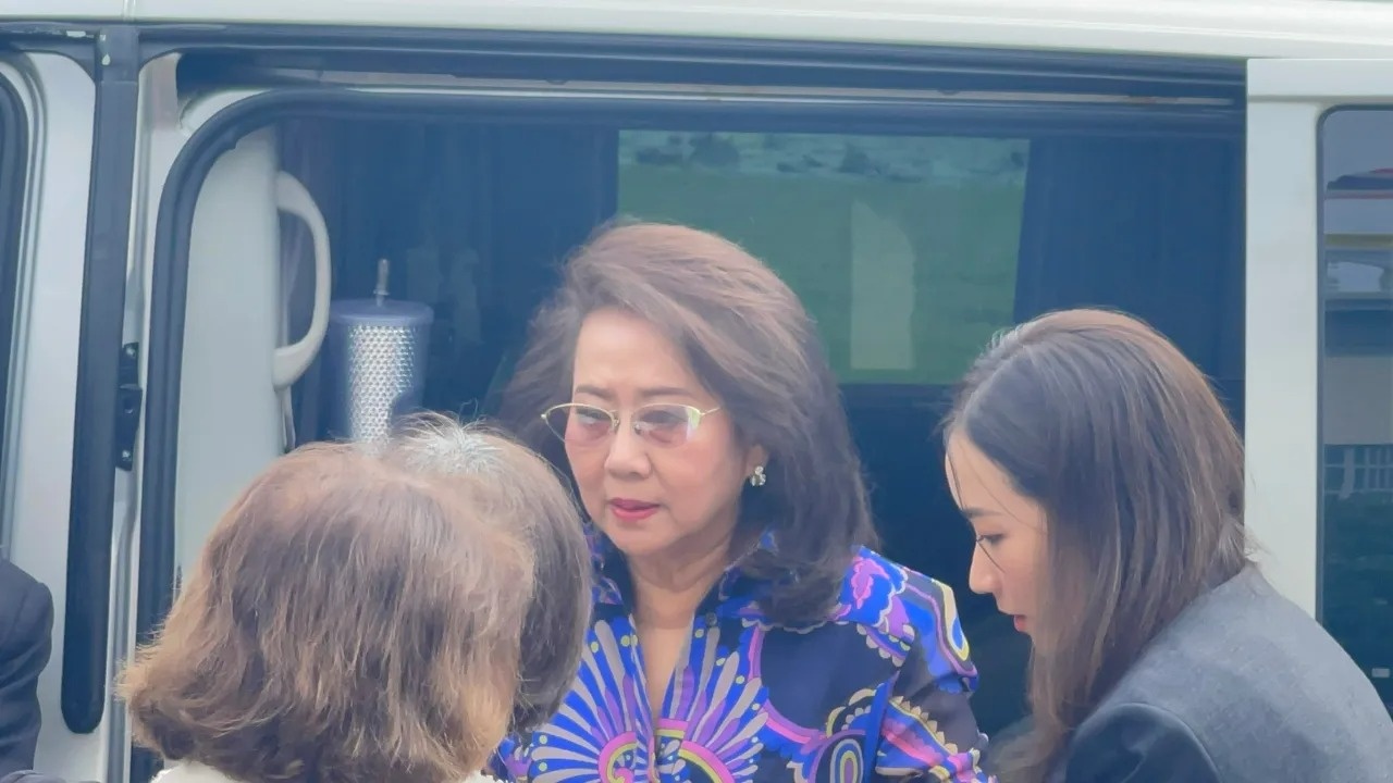 Paetongtarn tham tu Thaksin anh 3