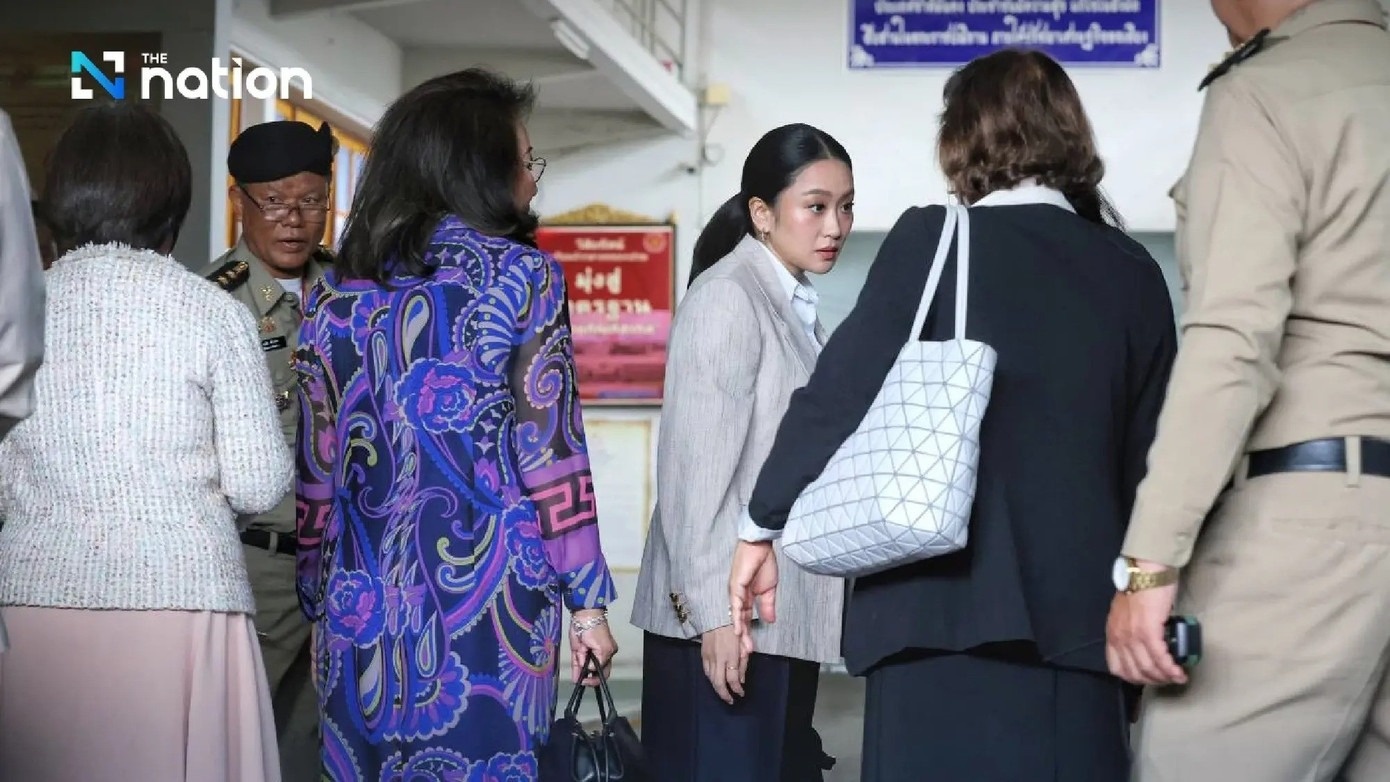 Paetongtarn tham tu Thaksin anh 1