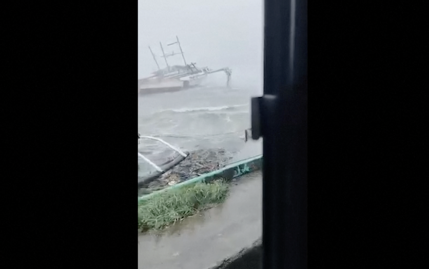 Sieu bao Ragasa tan cong, Tong thong Philippines bao dong toan dien hinh anh