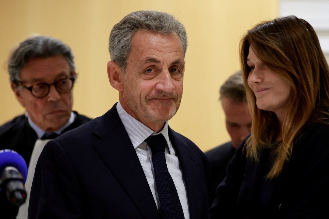 Cuu Tong thong Phap Sarkozy linh an 5 nam tu trong vu an gay chan dong hinh anh