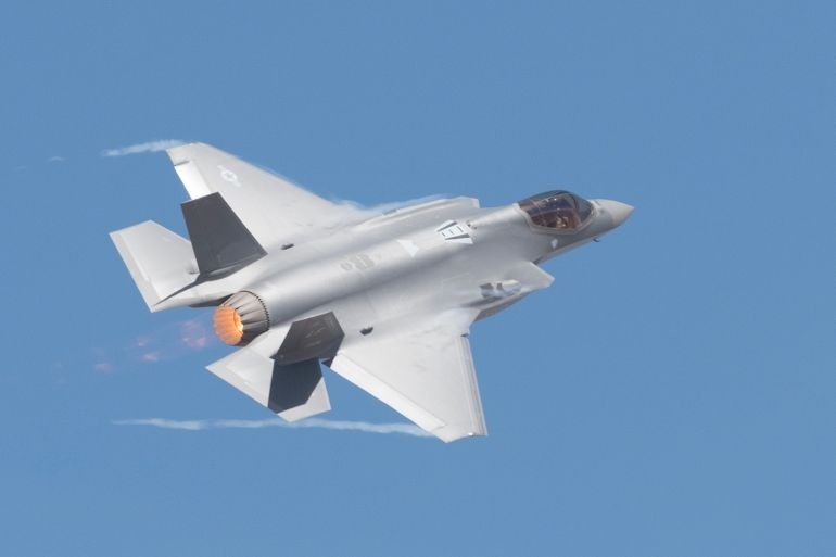 Venezuela phat hien nhieu may bay chien dau My ap sat bo bien hinh anh