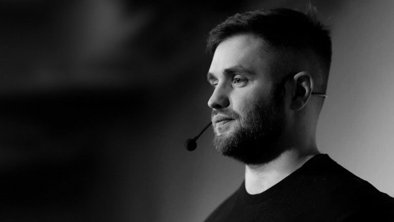 Nha giao dich tien so noi tieng Ukraine tu vong o Kyiv hinh anh