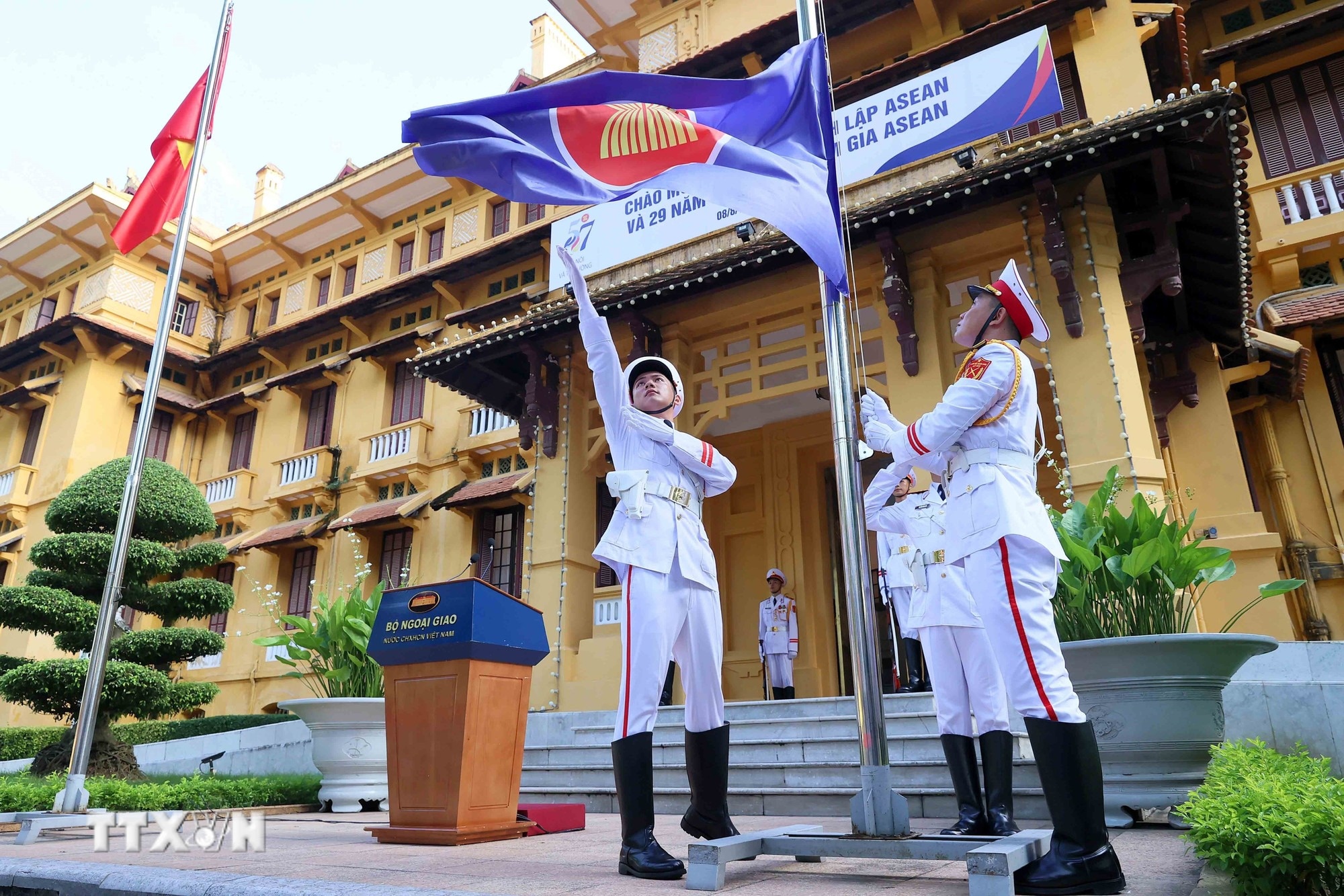 Viet Nam dong hanh cung ASEAN: Dau an chien luoc va khat vong tam nhin 2045 hinh anh