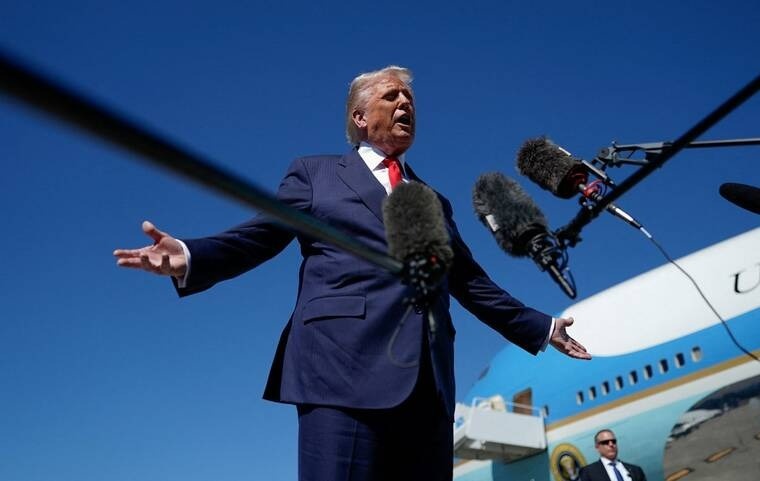 Ong Trump keu goi dung 'phuong an hat nhan' de mo cua chinh phu hinh anh