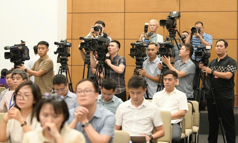 De nghi Facebook, TikTok tra phi ban quyen cho bao chi hinh anh