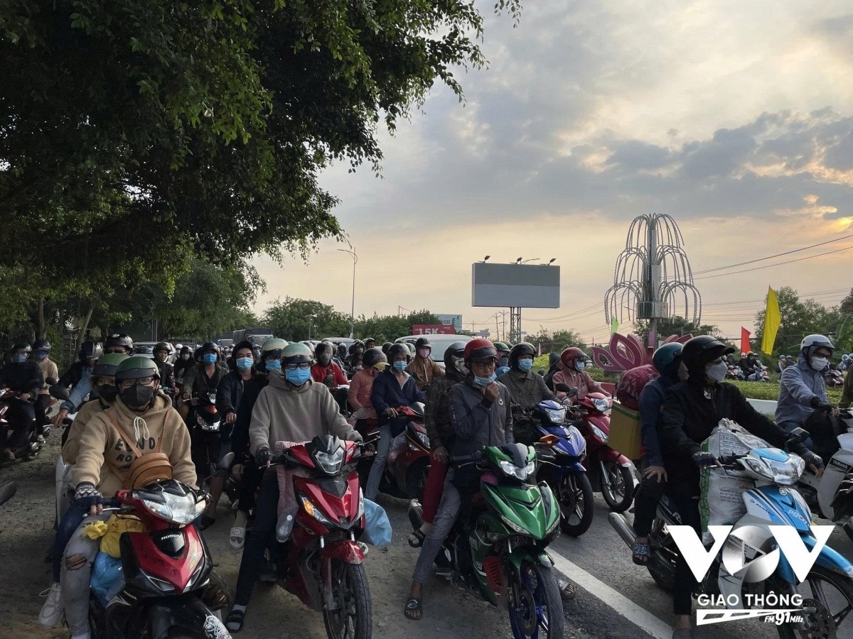 cam xe may xang anh 3