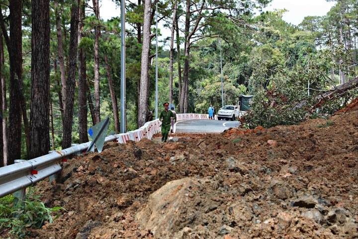 Deo Prenn sat lo, di Da Lat theo huong nao? hinh anh