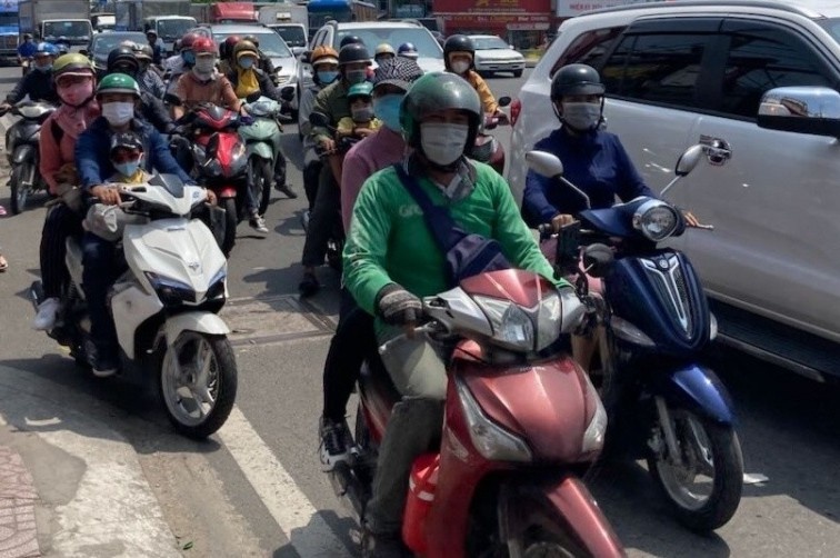 Ket xe ngay cang nang, TP.HCM dung AI dieu tiet den xanh gio cao diem hinh anh