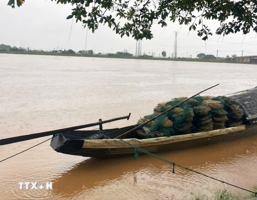 Mien Trung khan truong ung pho mua lu lon ngay 3-4/12 hinh anh