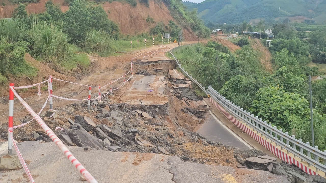 Deo noi Da Lat - Nha Trang sat lo, chua ro ngay thong xe hinh anh