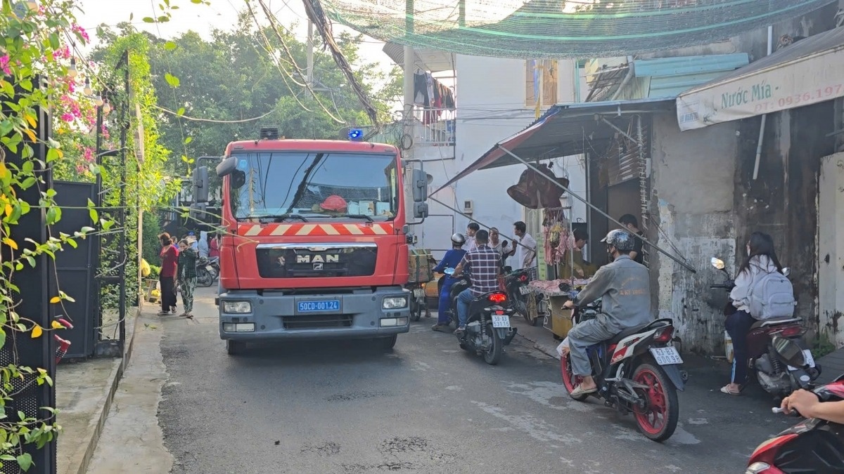 Chay nha luc sang som, mot nguoi dan ong tu vong hinh anh