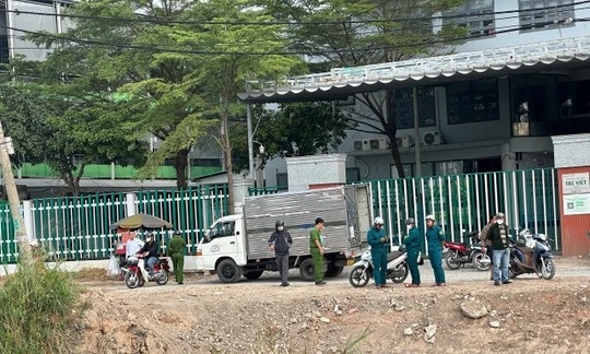 Phong toa hien truong thi the nguoi dan ong phan huy duoi kenh o TPHCM hinh anh