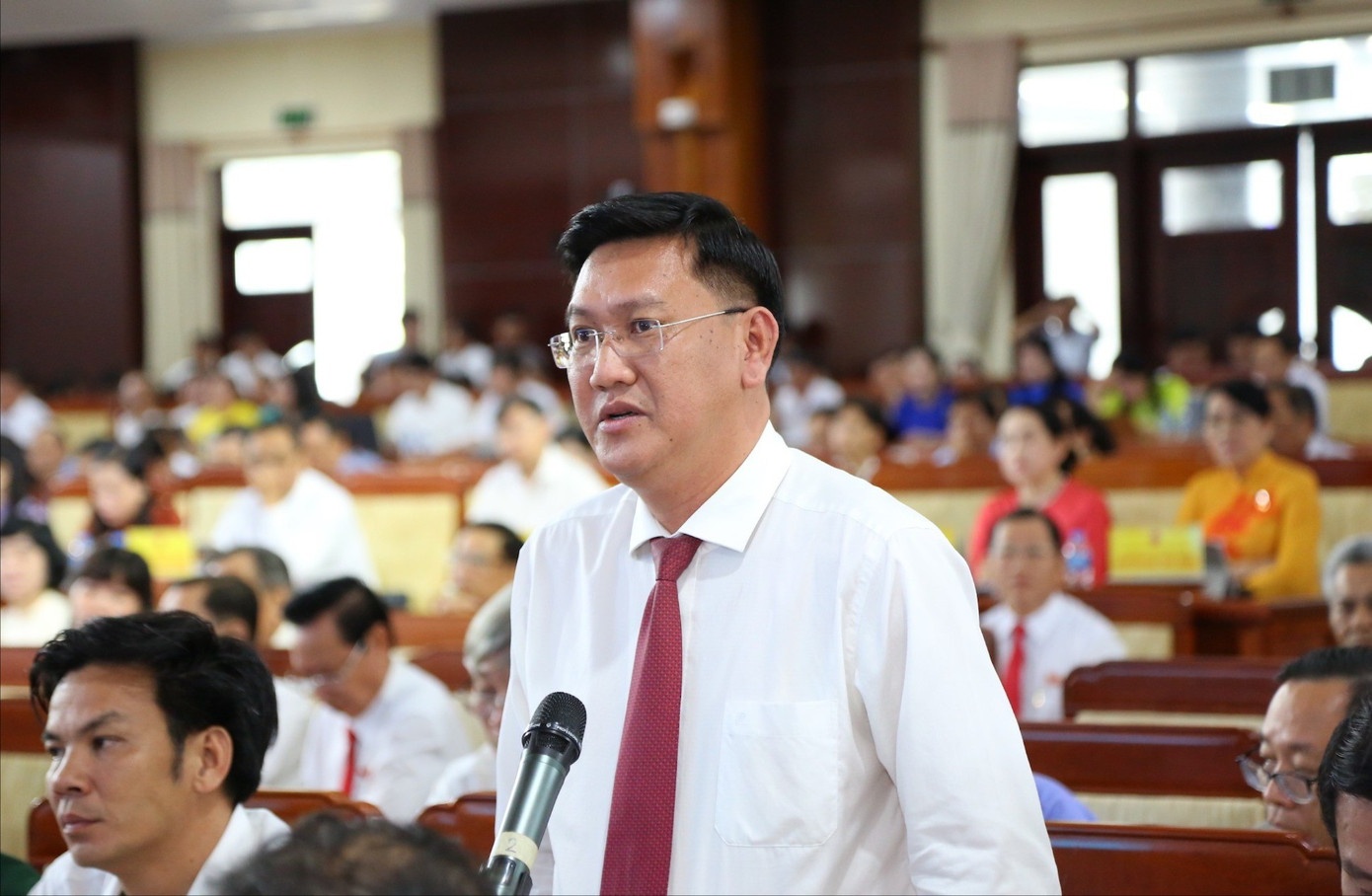 Chat van ly do Can Tho ngap keo dai, nhan su cap xa 'vua thua, vua thieu' hinh anh