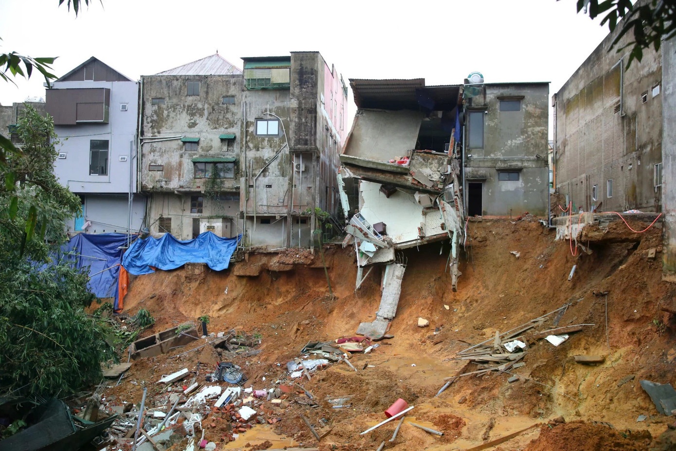 Bi Thu tuong phe binh, Quang Tri cam ket sua 12 ngoi nha hu hon truoc Tet hinh anh