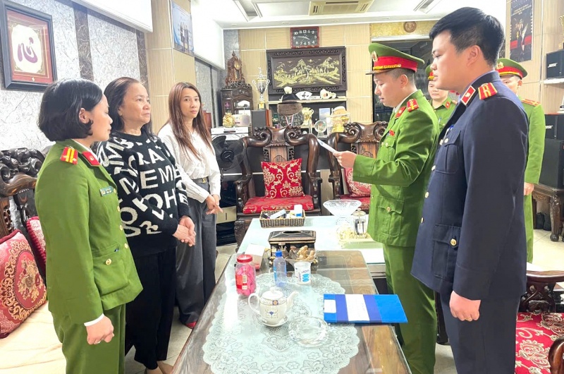 Vang Kim Chung,  Cua hang Kim Chung,  vang bac Kim Chung,  Giam doc Kim Chung anh 2