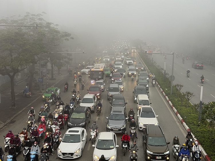 Thoi tiet ngay 11/12: Mua dong gia tang o Nam Bo, Bac Bo suong mu sang som hinh anh